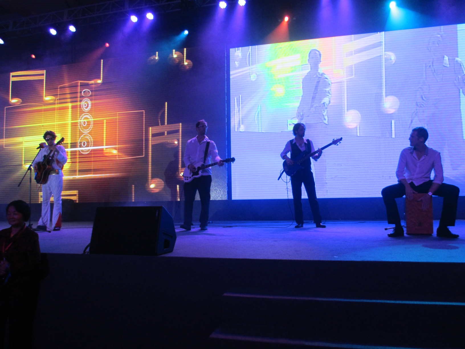 歐美(měi)白(bái)人(rén)樂(yuè)隊