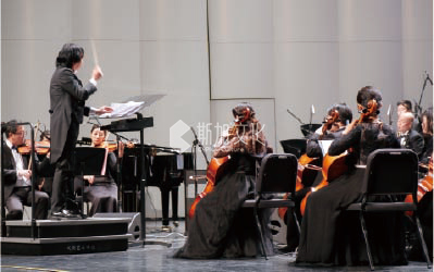 世界影(yǐng)視(shì)金(jīn)曲新年(nián)音(yīn)樂(yuè)會(huì)